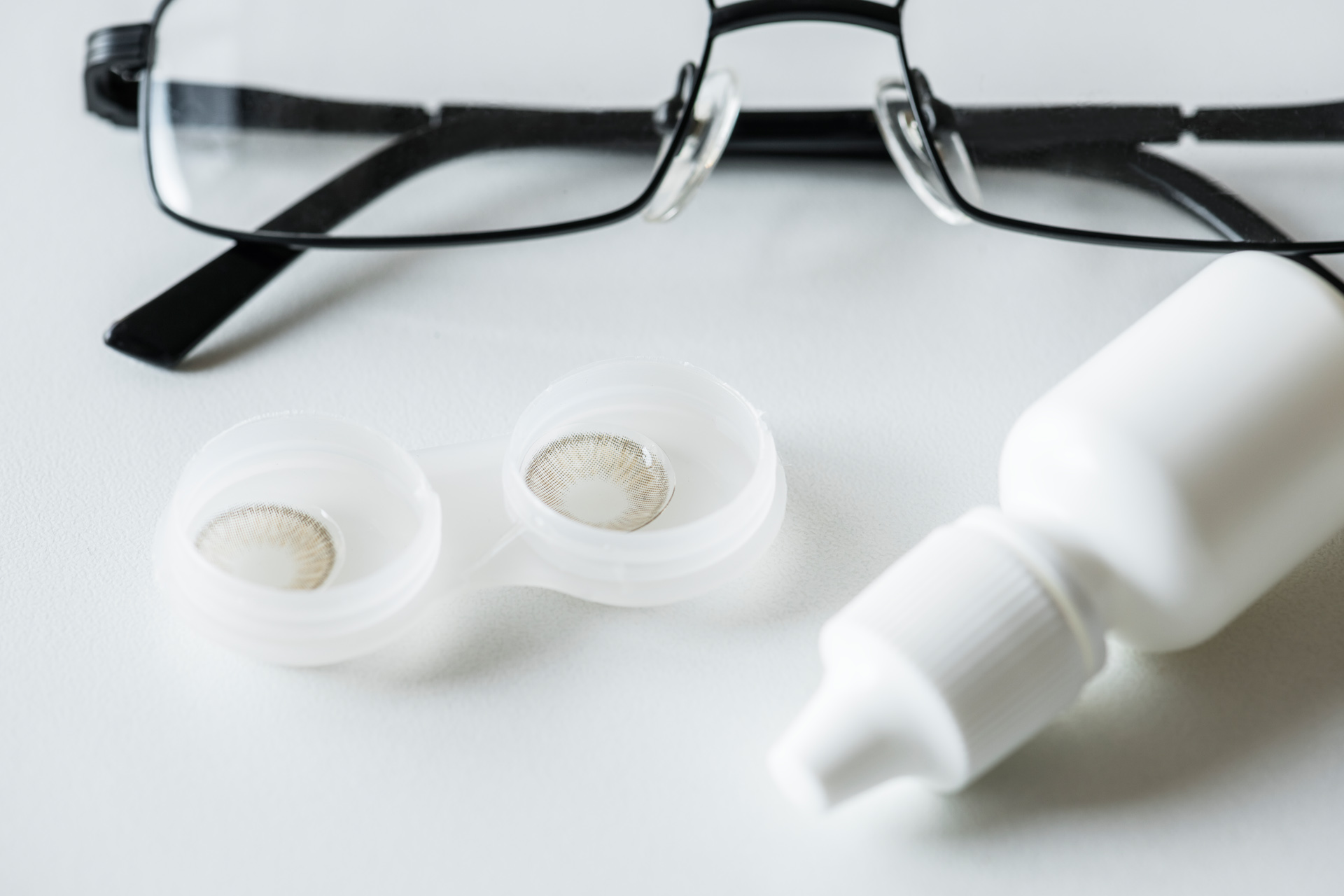  Contact lens or glasses which is better?