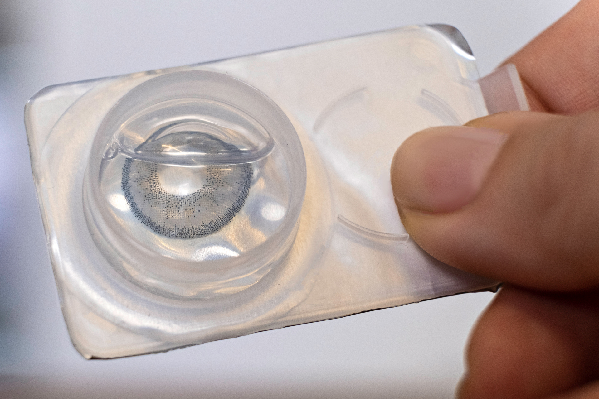  Can Contact Lenses Damage your Eyes? 